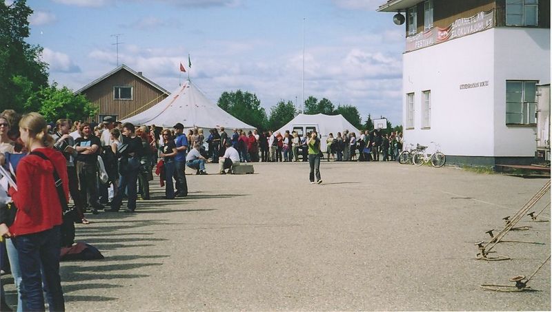 File:Jono Rosetta-elokuvaan Sodankylässä 2005.jpg