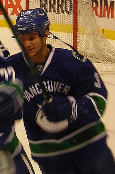 File:Kevin Bieksa.jpg