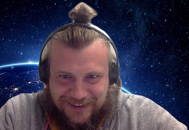 File:Manbun.jpg