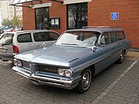 1962 Pontiac Parisienne Safari station wagon