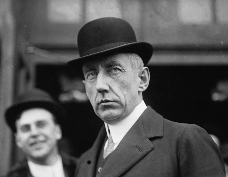 File:Roald Amundsen LOC 07622u.jpg