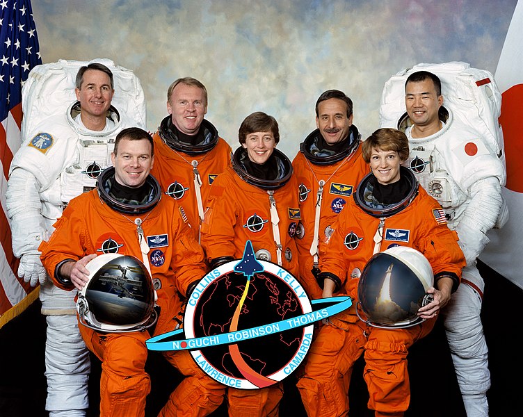 File:STS-114 crew.jpg