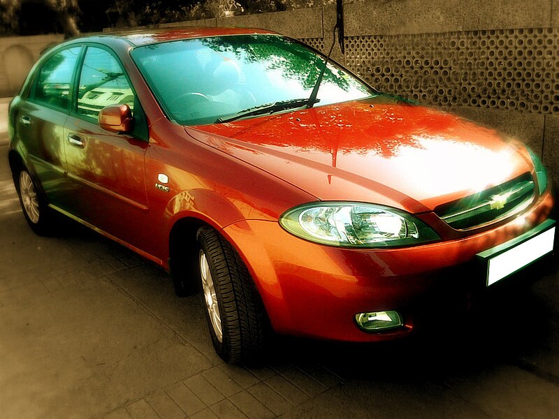 File:Chevrolet Optra SRV 01.jpg