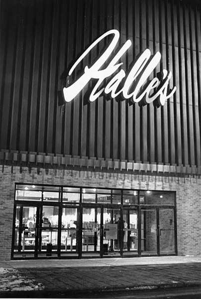 File:Halle's Department Store.jpg