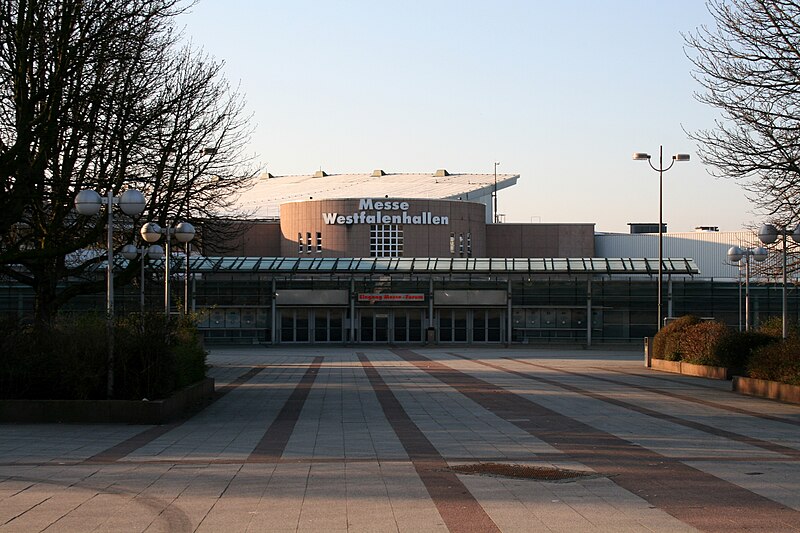 Файл:Messe Westfalenhalle.JPG