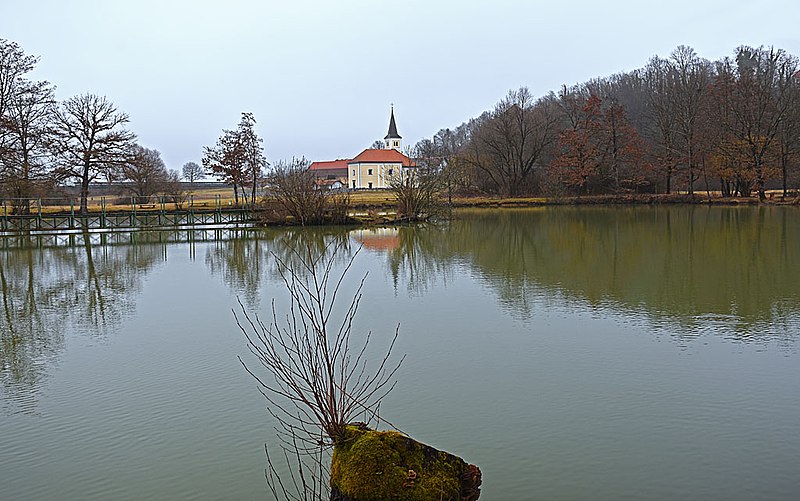 File:Ribnik Boštanj.jpg