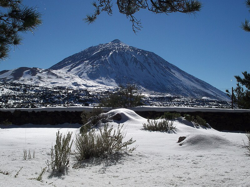 File:Teide Nevado.jpg