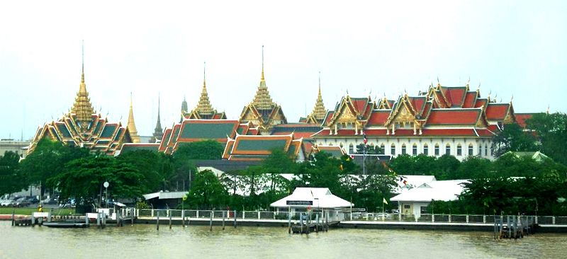 Файл:Bangkok GrandPalace from River.jpg