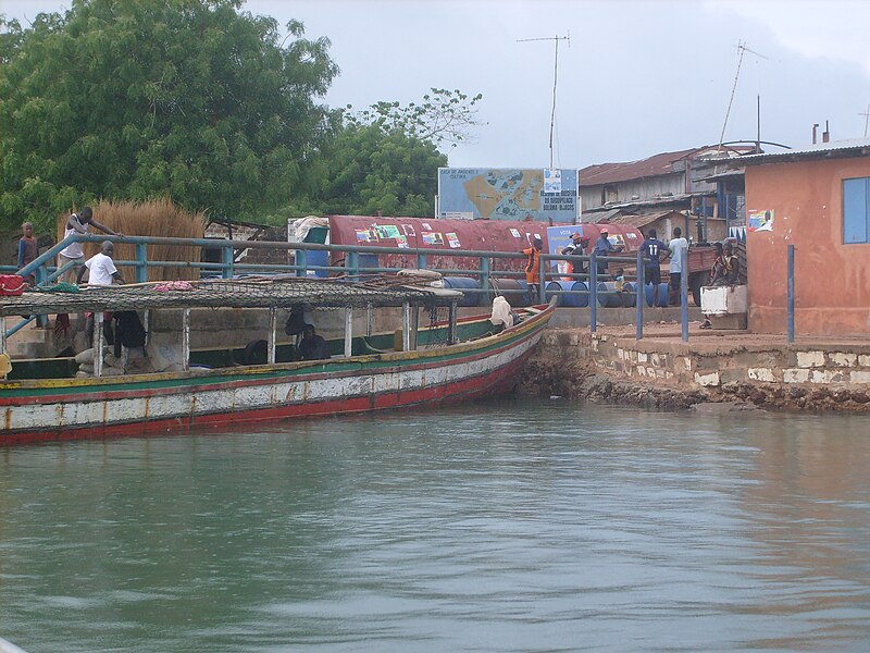 File:Bubaque port.jpg