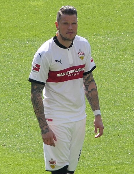 File:DanielGinczek (cropped).jpg