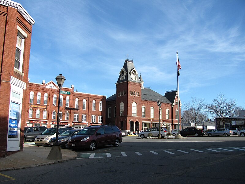 File:Merrimac Town Hall, MA.jpg