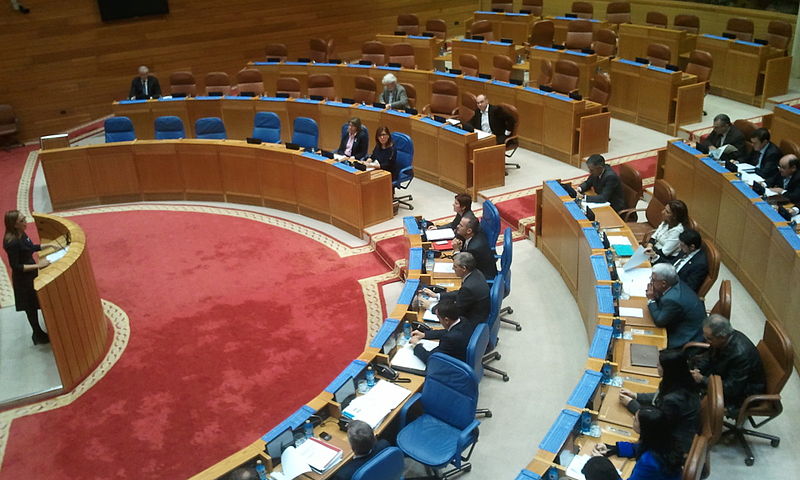 File:Parlamento galicia-Praza Publica.jpg