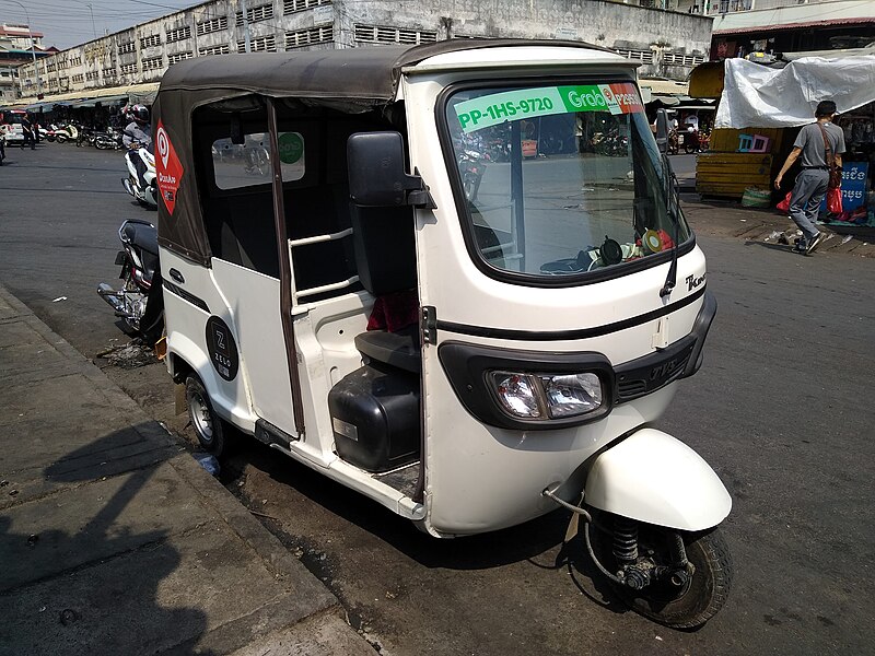 File:Tuk-tuk in Phnom Penh.jpg