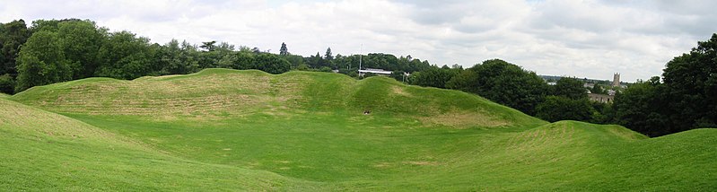 File:Cirencester Amphitheatre.jpg