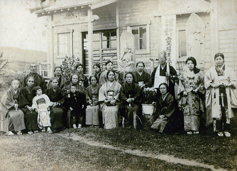 File:Japanese-Buddhist-Temple-Iturup-Etorofu.png