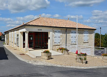 Montchaude 16 Mairie 2013.jpg