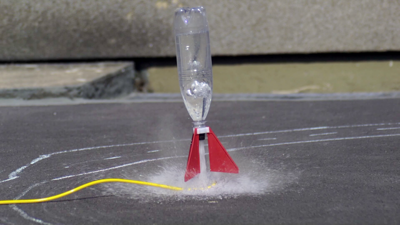 File:WaterRocket Liftoff 04.png