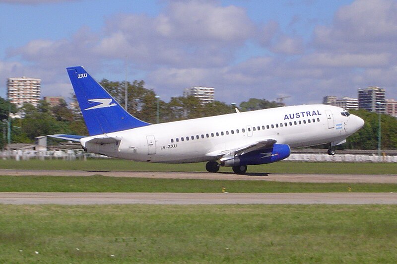 Archivo:AUSTRAL AEROLINEAS LVZXU.JPG