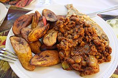 "Red-Red": bean and fish stew with fried plantain