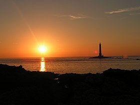 Маяк на мысе Аг (Phare de la Hague), на севере полуострова