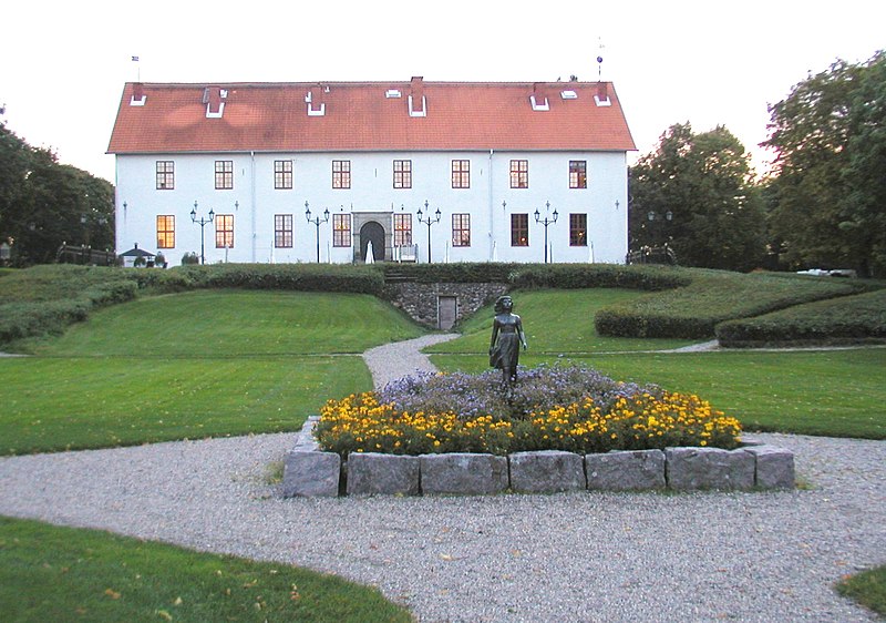 Файл:Sundbyholm castle.jpg