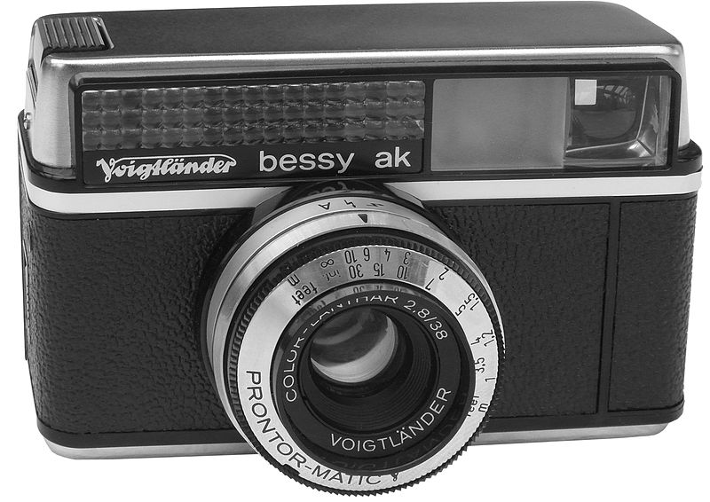 File:Voigtländer Bessy ak.jpg