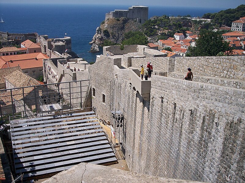 File:Walls of Dubrovnik-14.jpg