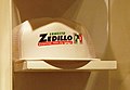 Una gorra de la campaña de Zedillo, con el lema de su campaña: "Bienestar para tu familia"