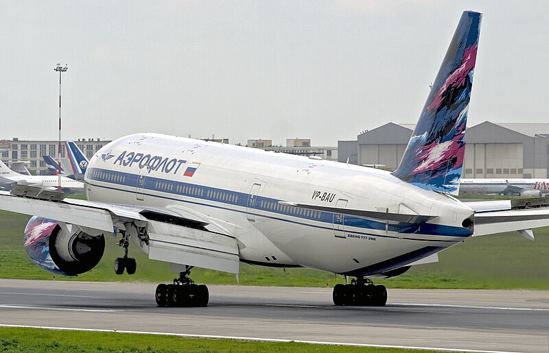 Файл:Aeroflot Boeing 777 landing.jpg