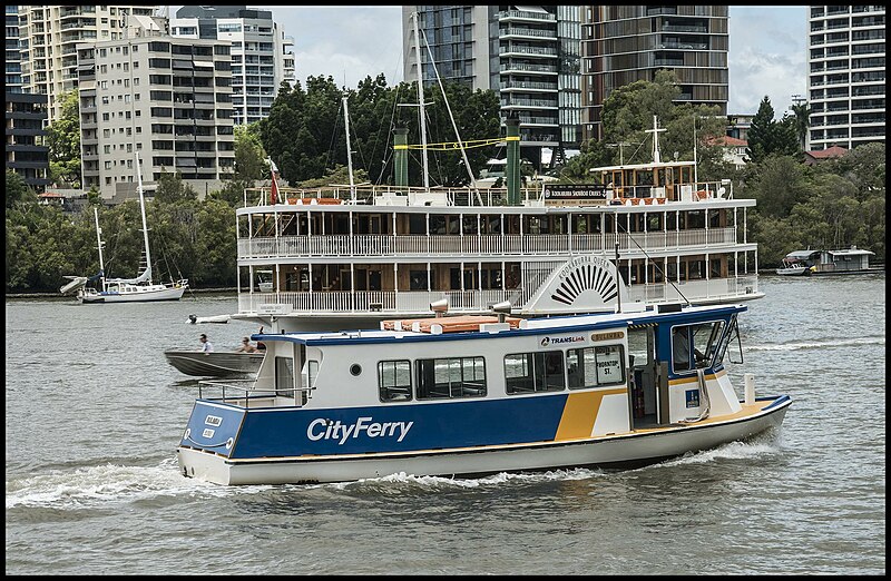 File:Kookaburra Queen and CityFerry.jpg