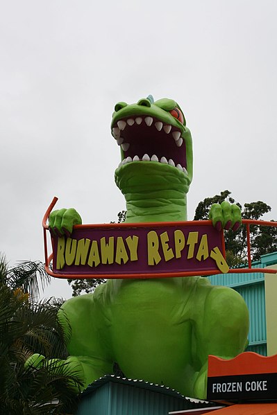 File:Rugrats Runaway Reptar entrance.jpg