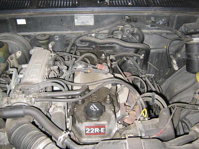 File:1989ToyotaHiluxSURF4x4-engine.jpg