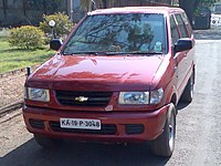 2004 Chevrolet Tavera 2.5 (TBR541; pre-facelift, India)