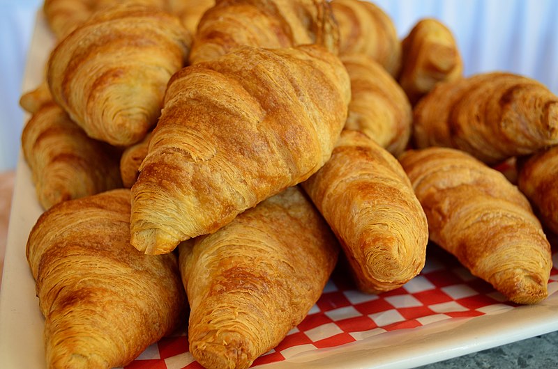 File:APileOfCroissants.jpg