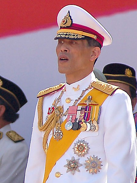 Archivo:HRH Vajiralongkorn (Cropped).jpg