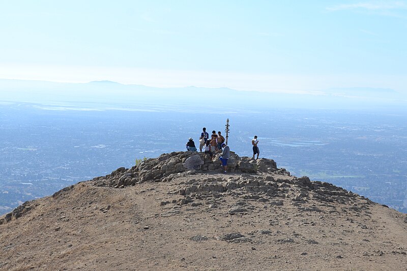 File:Summit of Mission Peak.JPG