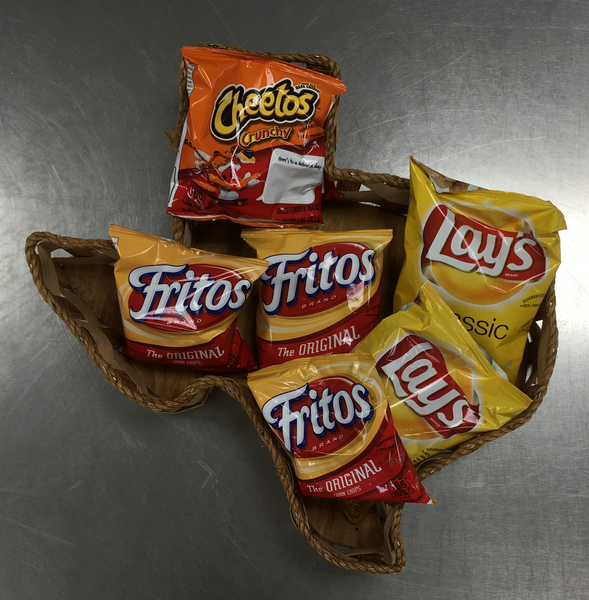 File:Texas-shaped basket with chips.png