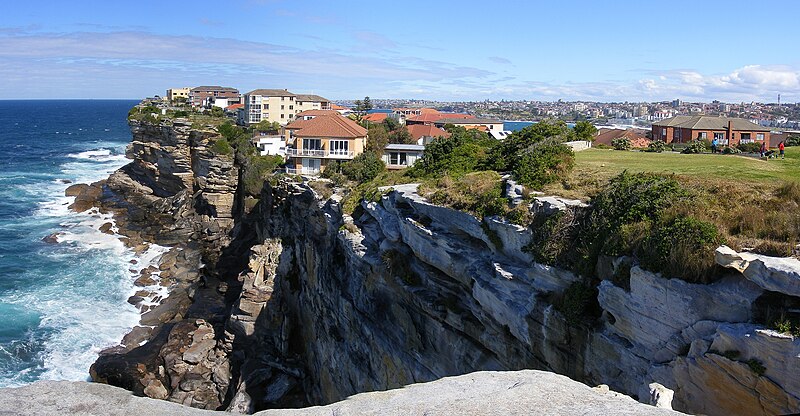 File:Bondi,4 sydneynsw panorama.jpg