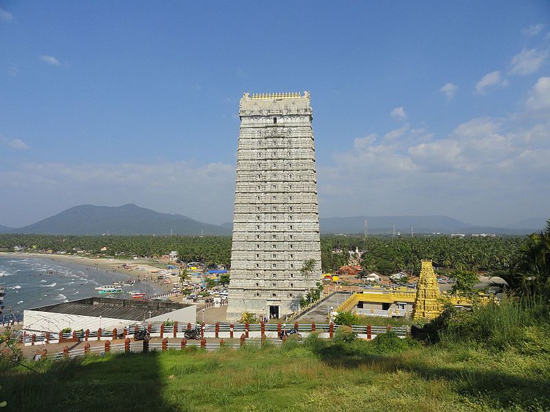 File:Gopura at Murdeshwar.jpg