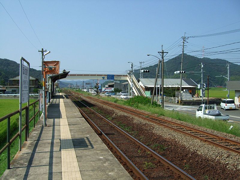 File:JRKyushu Honmutabe Station01.jpg