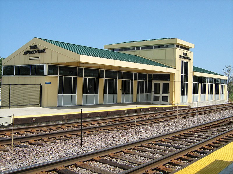 File:Jefferson Park Metra Station.jpg