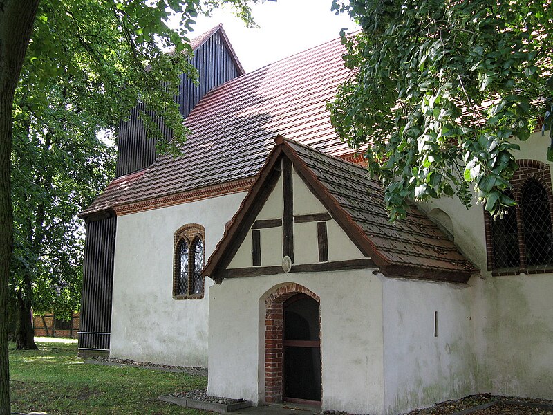 Файл:Kieve Kirche 2009-07-16 196.jpg