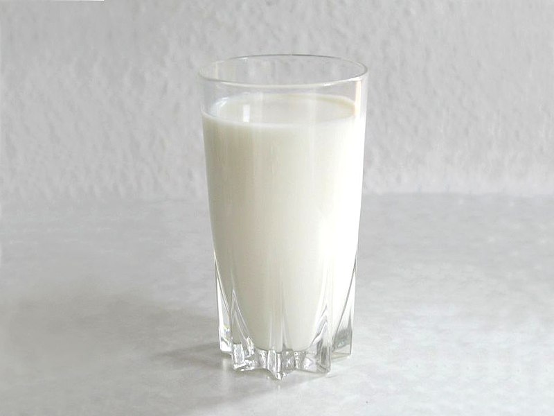 File:Milk glass1.jpg