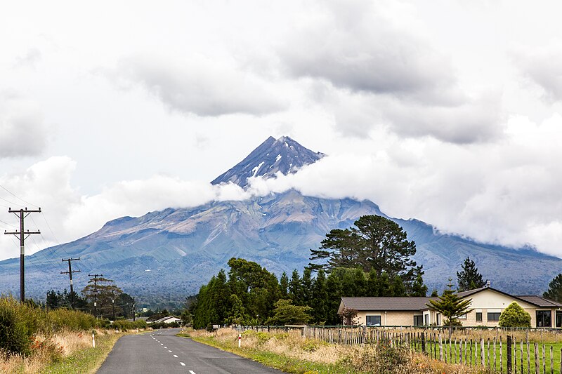 File:Mount Taranaki, New Zealand.jpg