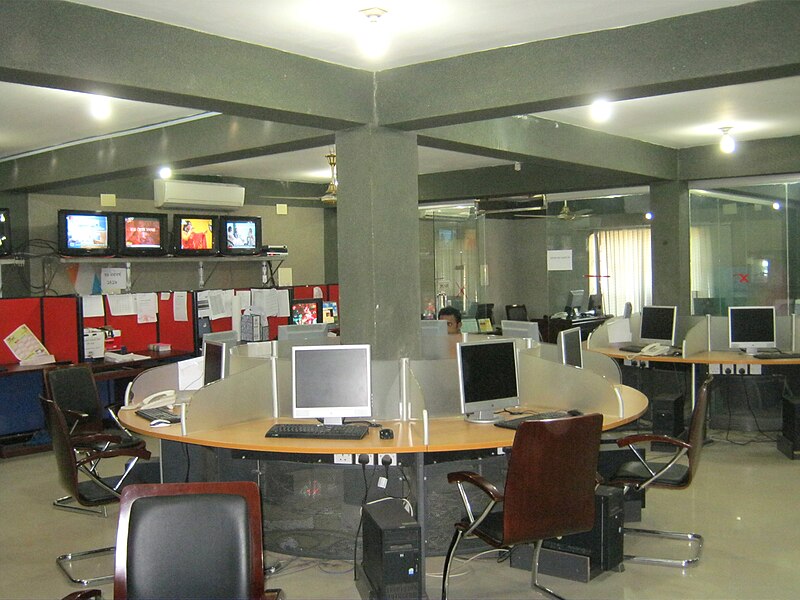 File:Newsroom Mohona Television Rezowan.jpg