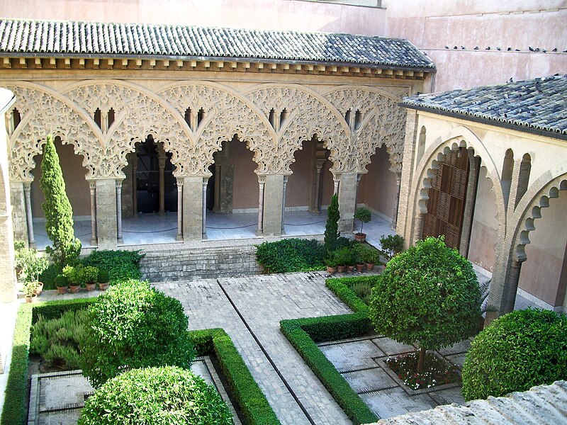 Archivo:Patio de Santa Isabel.jpg