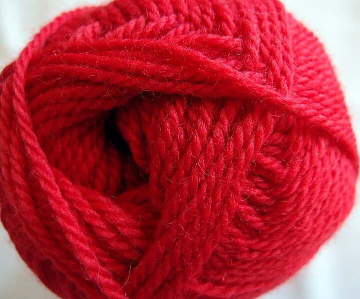 File:Worsted wool yarn.JPG