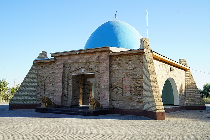 Файл:Zhankozha Batyr Mausoleum.jpg