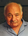 Miniatura para Burt Young