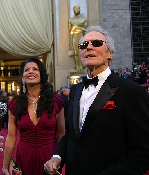 File:Clint and Dina Eastwood.jpg